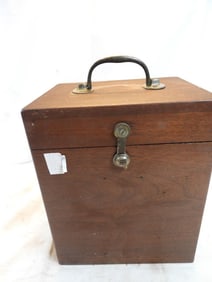 Vintage wood hinge-closing 45 RPM record storage box