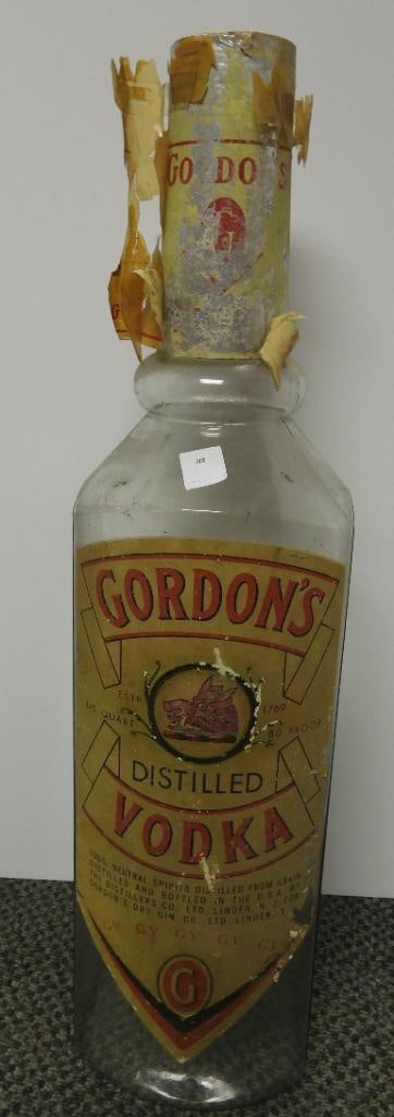 ANTIQUE HUGE Factice Dummy Gordons Distilled Vodka Oversized Display  Bottle (1 of 5)
