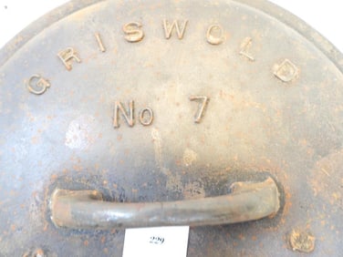 Antique Griswold No 7 Self Basting Skillet Cover