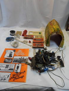 Lot of train sets for LIONEL TRAIN including 153C contractor  and  also Marx Toys Vintage Tin Litho: Lot of train sets for LIONEL TRAIN including 153C contractor and also Marx Toys Vintage Tin Litho Model Railroad Train Tunnel