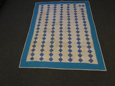 Antique "Tumbling blocks" pattern handmade blue and white quilt