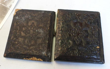 Huge lot of vintage portraits and photographs including antique cased tintype