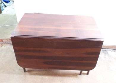 Mahogany gate-leg drop-leaf table