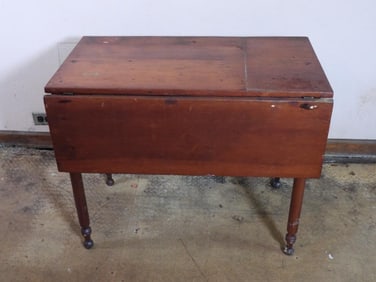 Pine drop-leaf table