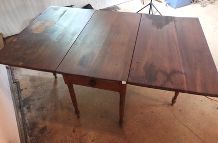 Antique gate-leg drop-down table