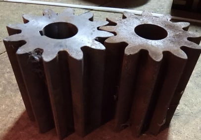 Lot of 2 Antique cast iorn gears