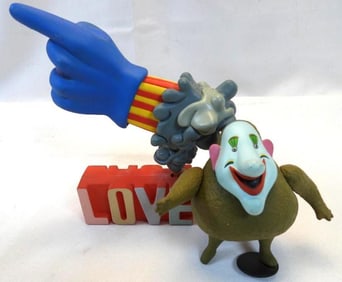 YELLOW SUBMARINE Series: Love Stand and John Lennon