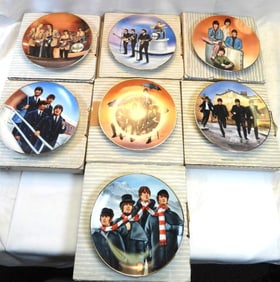 LOT OF 7 BEATLES decorative 8.25" wall plates with boxes and documentation