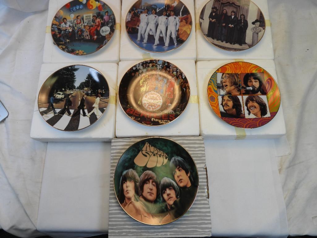 LOT OF 7 BEATLES decorative 8.25" wall plates with boxes and documentation (1 of 20)