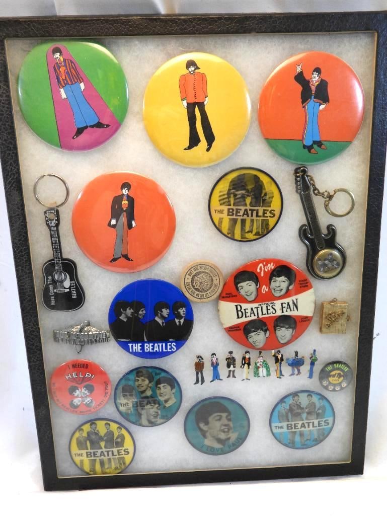 Collection of vintage BEATLES memorabilia in case (1 of 8)