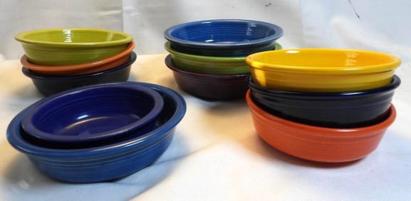 LOT OF 11 FIESTA WARE bowls in different sizes and colors