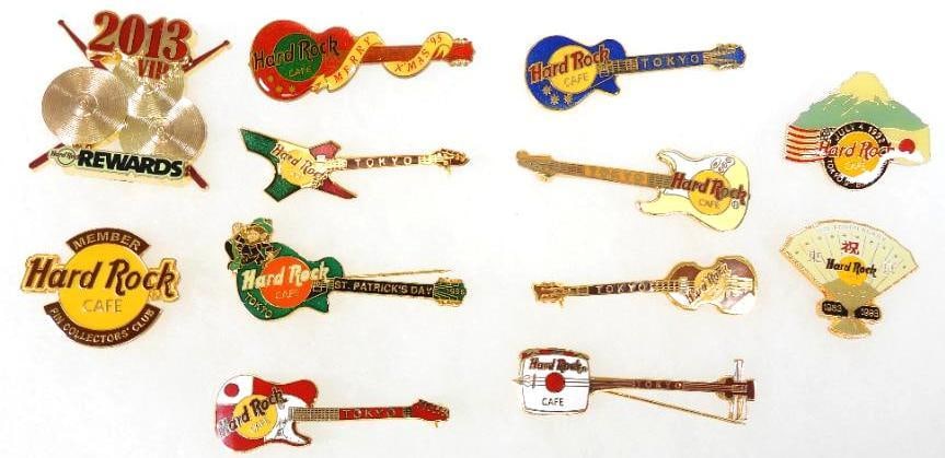 LOT OF 12 Hard Rock Café pins inlucindg Pin Collectors Club and Tokyo: LOT OF 12 Hard Rock Café pins inlucindg Pin Collectors Club, Tokyo, 2013 VIP Rewards, Merry Xmas '95 (see photos for designs)