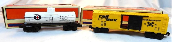 LOT of 2 LIONEL model trains in boxes (6-19626 and 6-26240)