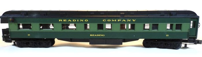 Green Reading Company model train car, likely HO scale