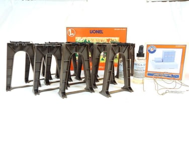 LIONEL train set: Elevated trestle set, Controller and Smoke Fluid