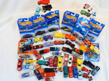 HUGE LOT of HOT WHEELS, 8 new in packaging)