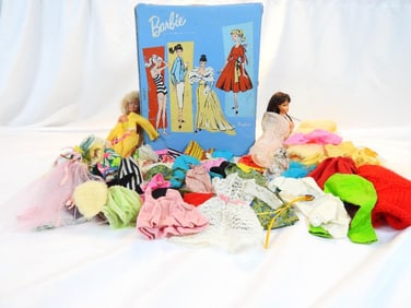 Vintage 1961 Barbie doll case, barbies and clothes