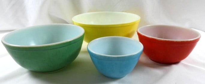 SET OF 4 Vintage PYREX Primary Colors mixing bowls