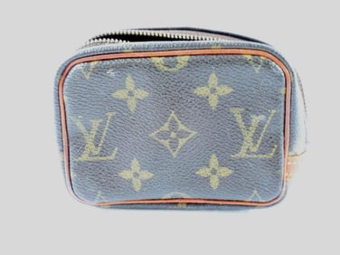 LOUIS VUITTON zippered change purse