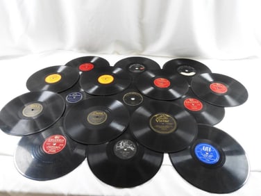 LOT OF 16 vintage LP albums including Frank Sinatra