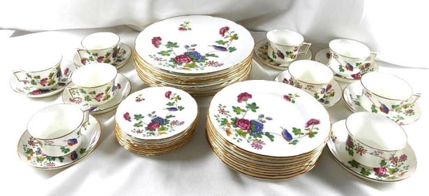 LOT OF WEDGWOOD Bone China "Cuckoo R4497" pattern set of 9 placings