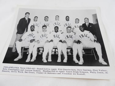 1965-1966 Philadelphia SIXERS autographed team photo autographed