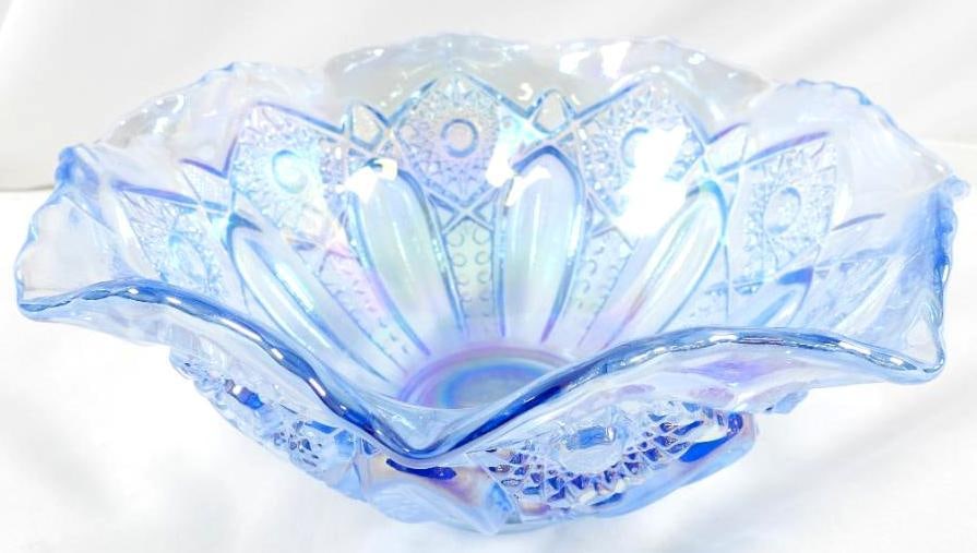 Vintage L.E. Smith Blue Iridescent Scalloped Edge Bowl: Vintage L.E. Smith Blue Iridescent Scalloped Edge Bowl, 10"W x 5"T