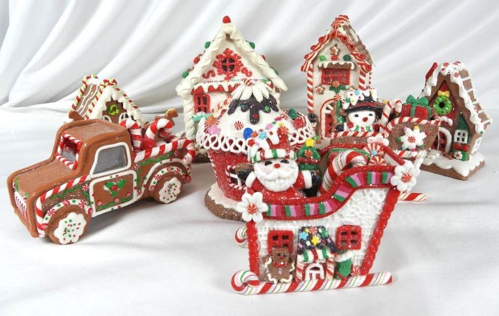 LOT OF 8 Gingerbread Decor (LED, LIGHTED, etc.) (1 of 4)