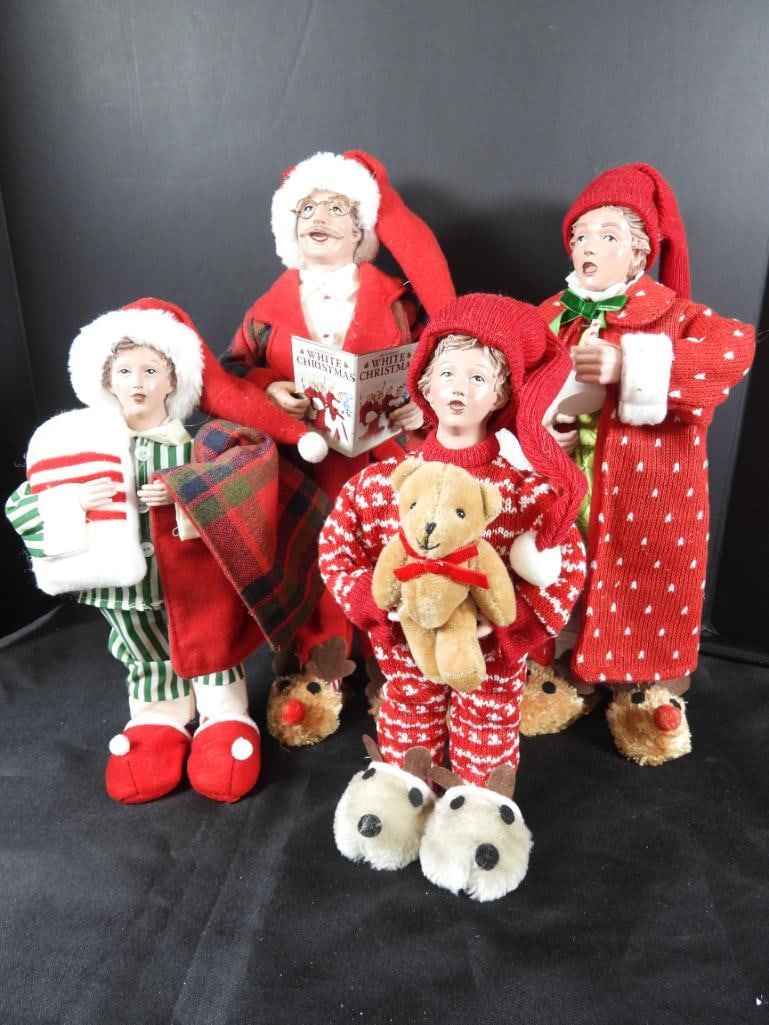 LOT OF 4 Chillin at Home Family Carolers (1 of 16)