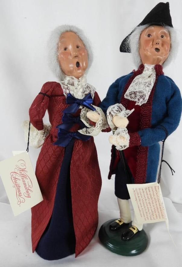 LOT OF 2 BYERS' CHOICE CAROLERS COLONIAL  WILLIAMSBURG Christmas signed (1 of 12)