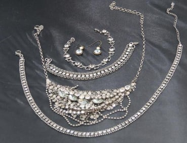 Sorelli Designer Jewelry 5 pc lot necklaces, bracelets and earrings