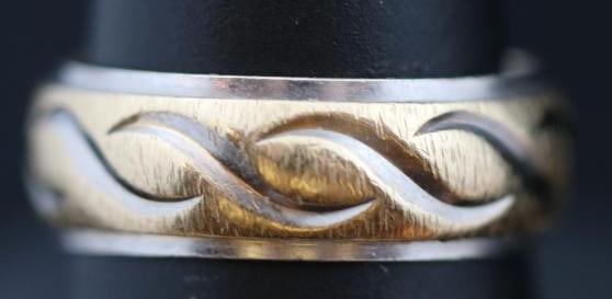 14kt gold ring 2 tone sz 7.75