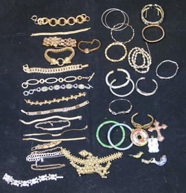 Huge Vintage Jewelry 43 piece Bracelets & pendants