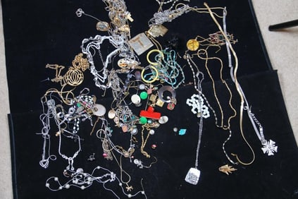 Huge Vintage to modern 51+ piece Jewelry bracelet lot