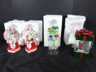 LOT OF 4 SNOWGLOBES, 2 in GUMBALL MACHINE shape