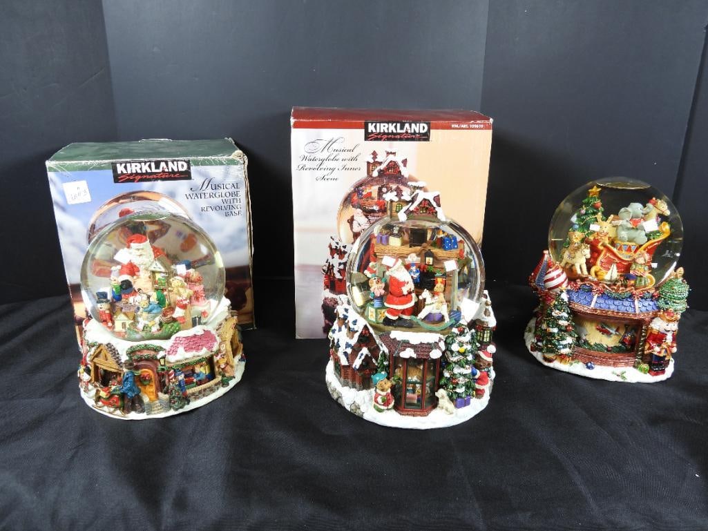 LOT OF 3 KIRKLAND SNOWGLOBES, two with boxes (1 of 4)