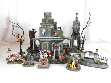 DISNEY HALLOWEEN 12-Piece Set in original box