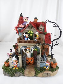 DISNEY HALLOWEEN Party House with lights/music