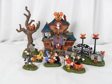 LOT OF 9 DISNEY HALLOWEEN house and characters