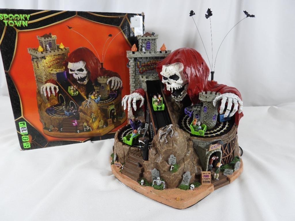 Large LEMAX SPOOKY TOWN Phantom Castle in box (1 of 7)