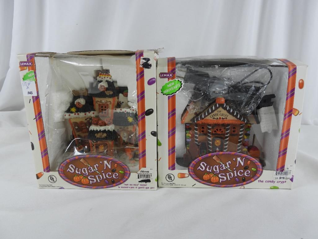 LOT OF 2 LEMAX SUGAR'N SPICE: House/Crypt: LOT OF 2 LEMAX SUGAR'N SPICE in original boxes:(Comes with corded light NOT TESTED) "Not-So-Nice" Manor displays 2 level manor house decorated with pumpkins, ghosts, candy, and frosted edging which al