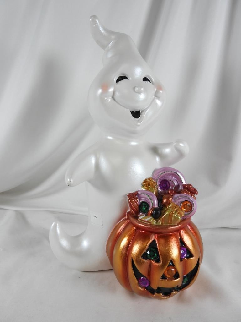 HAY & HARVEST HALLOWEEN LIGHTED GHOST with bucket (1 of 8)