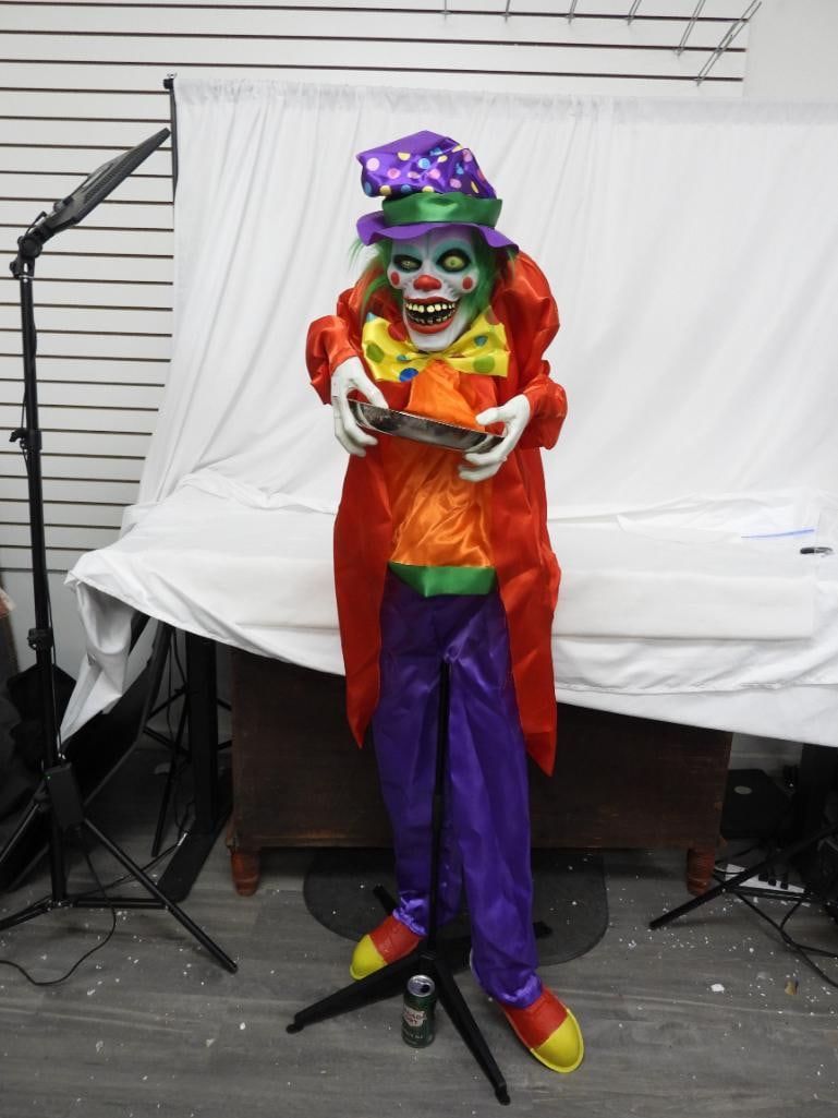 LARGE ANIMATED Standing Clown, battery-operated: LARGE ANIMATED Standing Clown, Halloween, battery-operated, moves and makes sound, batteries not included,