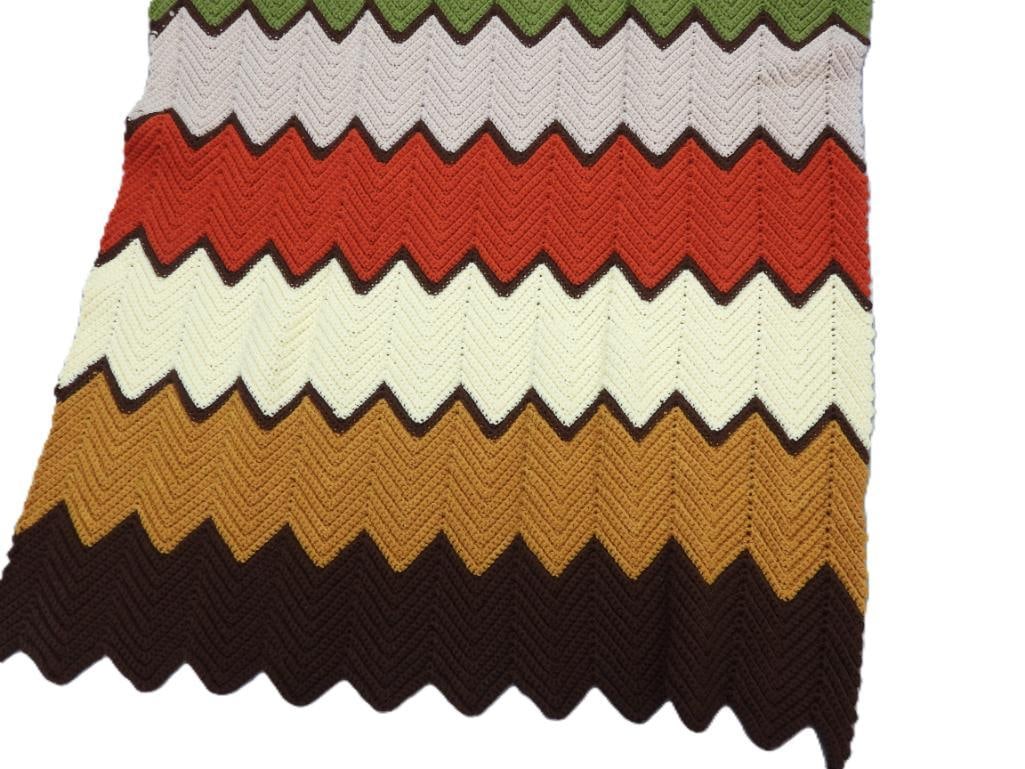 Antique handmade zigzag pattern afghan - 2