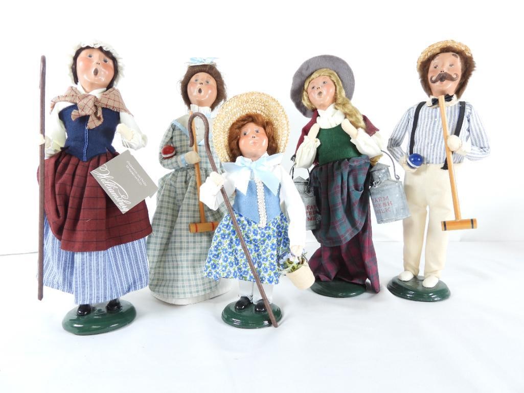 LOT OF 5 BYERS CHOICE CAROLERS: Williamsburg SIGNED: LOT OF 5 BYERS CAROLERS: 2005 SHEPHERDESS made especially for WILLIAMSBURG, BYERS SIGNED, 5"Lx4"Wx13"T; 2006 girl with hook and flower bucket and straw hat BYERS SIGNED, 6"Lx3"Wx11"T; Woman with two f