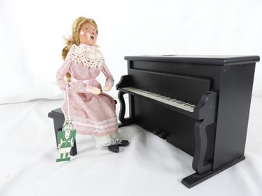 1995 BYERS CHOICE CAROLER: LOUISE FIRST EDITION