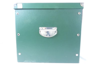 BYERS CHOICE CAROLERS Green storage box with lid