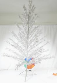 VINTAGE 68" ALUMINUM TAPER TREE TINSEL W/ BOX & LIGHT