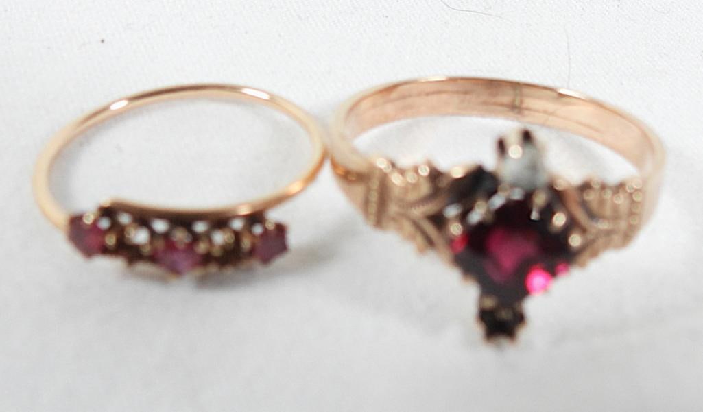 Lot of 2 vintage gold filled rings (1 of 2)