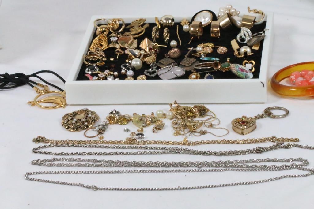 Large Vintage Jewelry lot (1 of 20)